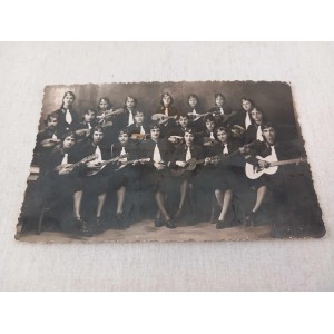 EON 1939 female music band...