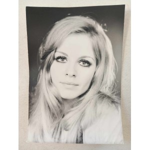 Vera Krouska autograph