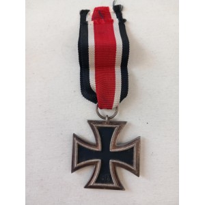 WW2 German Iron Cross 2st...
