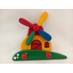 Kouvalias wood hanger