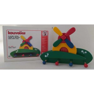 Kouvalias wood hanger